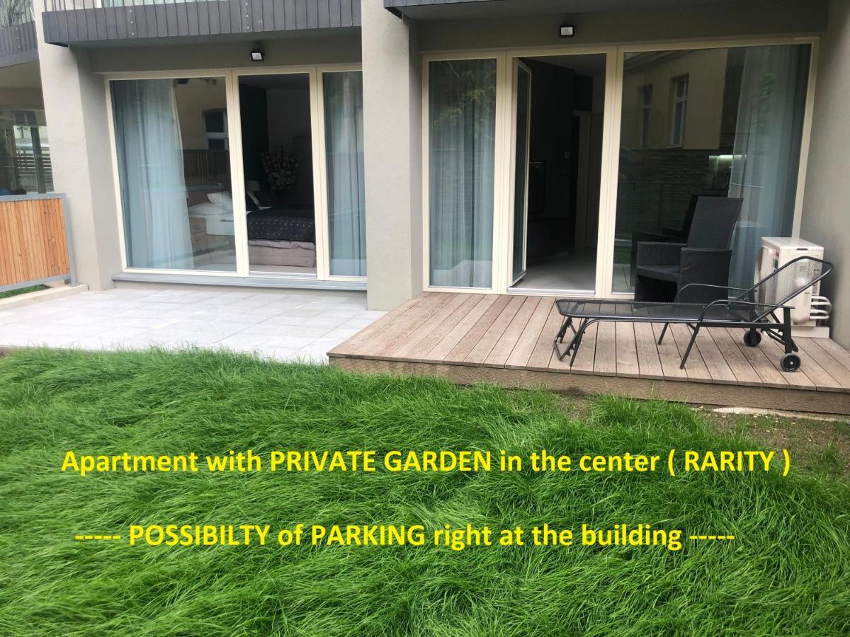Luxury Apartment With Private Garden Praag Buitenkant foto
