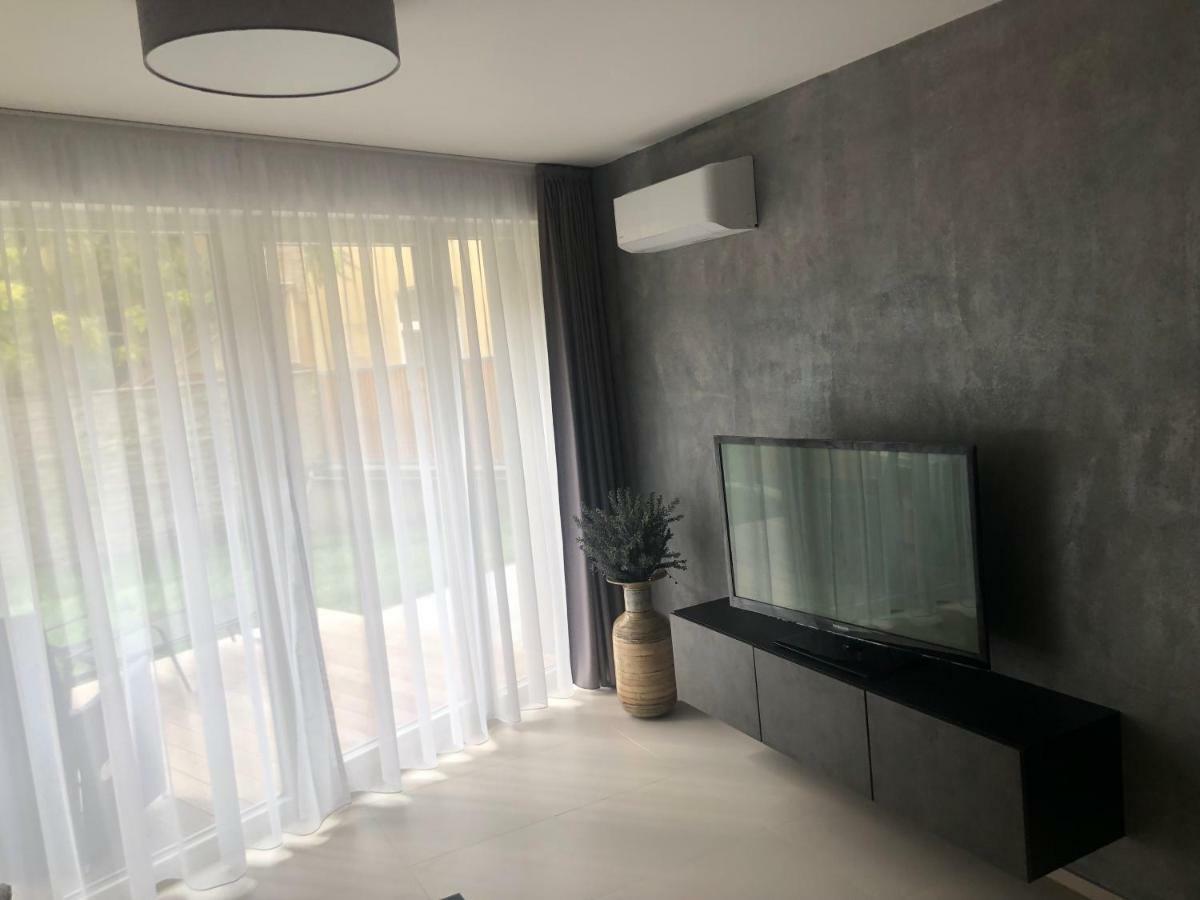 Luxury Apartment With Private Garden Praag Buitenkant foto